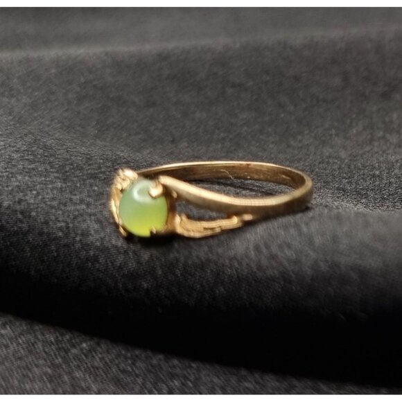 Vintage 14K Solid Gold Ring With Jade Gemstone Size 7 Elegant Delicate Jewelry - Picture 3 of 4